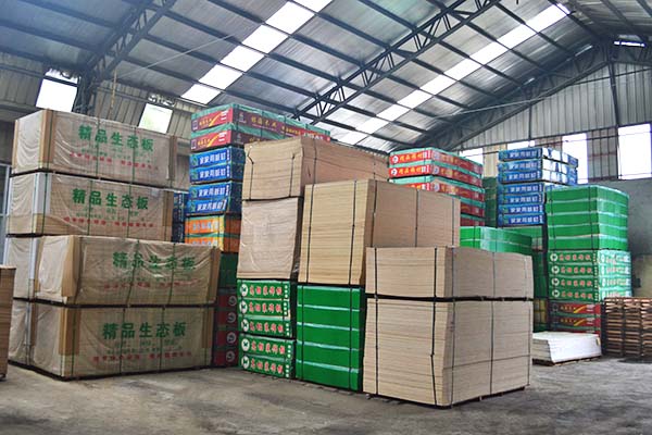 樱花草影视一区二区三区品牌精品国产乱码久久久久久樱花倉庫一角